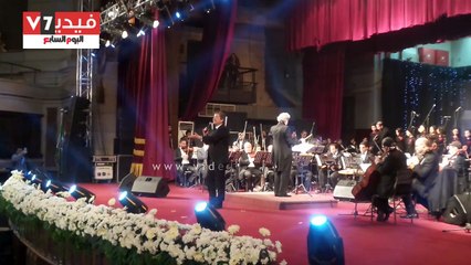 د توفيق يغنى "حبينا" لايف