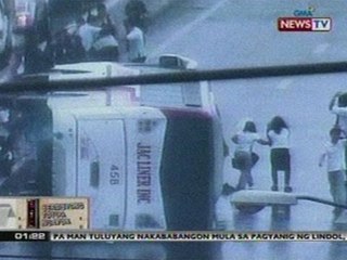 OC: Bus, sumalpok sa railing at bumagsak patagilid sa Alabang