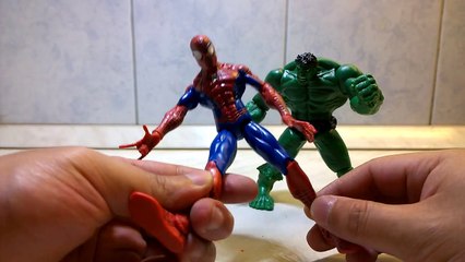 The Incredible Hulk Vs The Amazing Spider Man from Marvel. This is a superhero fight.