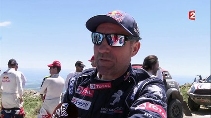 Loeb gagne l'étape auto, Peterhansel s'assure la victoire finale