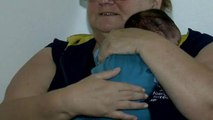 Mulher abandona bebê ao lado de uma lixeira em Porto Alegre