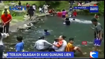 Menikmati Air Terjun di Kaki Gunung Ijen
