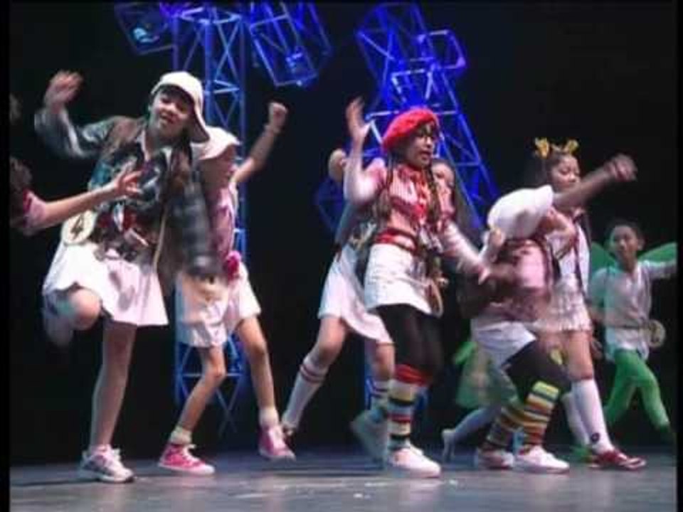 舞台剧: 寻找梦多拉 -- 儿童艺能全国大赛 2012 (Official MV)