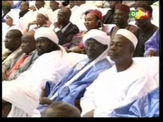 Le Président du Zimbabwe Robert Mugabe a été une vedette à la Signature de l'Accord de Paix.