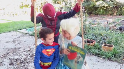 CHEF FROZEN ELSA & SUPERMAN HOW TO MAKE STRAWBERRY MARSHMALLOW POPS KIDS BAKING VIDEO CANDY MELTS