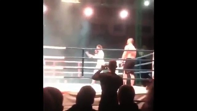 Ольга Бузова облажалась при объявлении бойцов ММА.