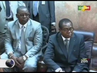 Visite par les autorités des personnes les plus âgées du district de Bamako