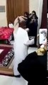 شادی کی اس وڈیو نے انٹرنیٹ پر ھنگامہ کھڑا کر دیا 70 سالہ بڈھا اور جوان لڑکی(360p)