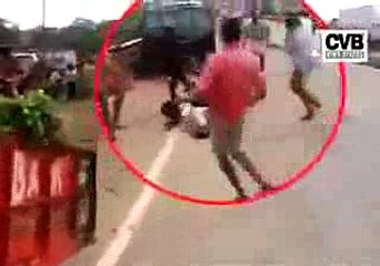 Indian public fight India police