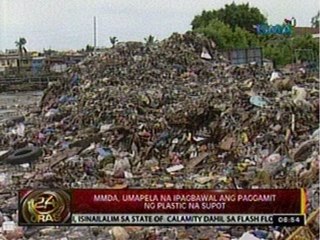 24 Oras: Pumping stations na hihigop ng baha sa Metro Manila, barado ng basura