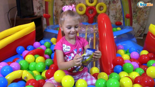 ОГРОМНЫЙ БАССЕЙН С ШАРИКАМИ Ищем Сюрпризы МНОГО ИГРУШЕК Видео для детей ЧЕРЕПАШКИ-НИНДЗЯ