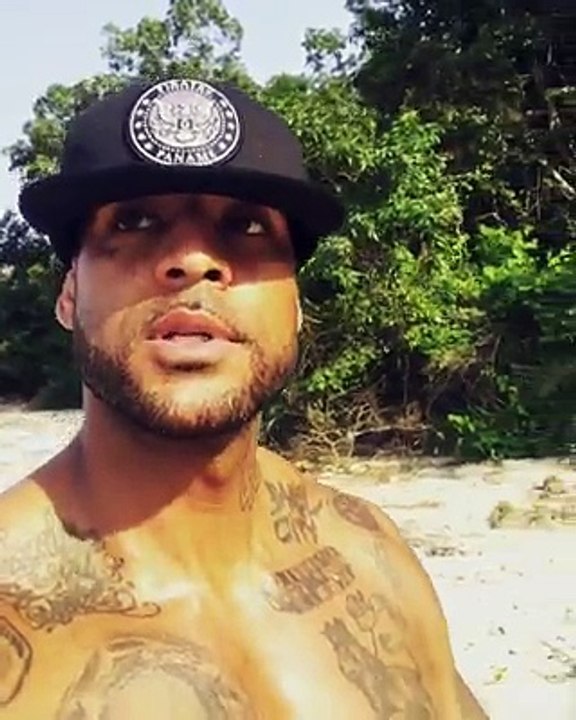 WOW ! Booba se fait attaquer par un éléphant au Gabon