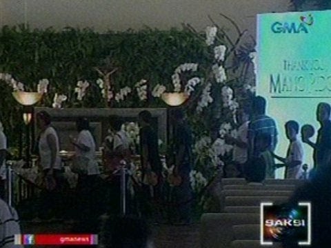 Saksi: Fans, kinailangang maglakad ng kalahating kilometro bago makapasok sa kapilya ni Dolphy