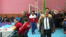 Başpehlivan Recep Kara Asya Sumo Şampiyonunu tuş etti