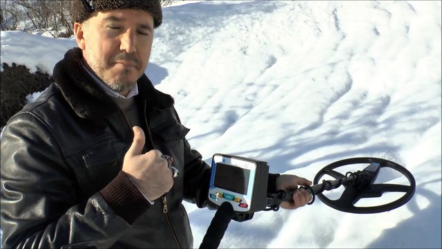 Karlı zeminde Ekranlı Jeofinder, define dedektörü test, 0532 514 54 71, kiralık,ikinciel altın dedektörü