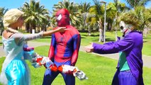 Homem-Aranha e Elsa preso pela polícia Joker Spiderman super-herói engraçado na vida real