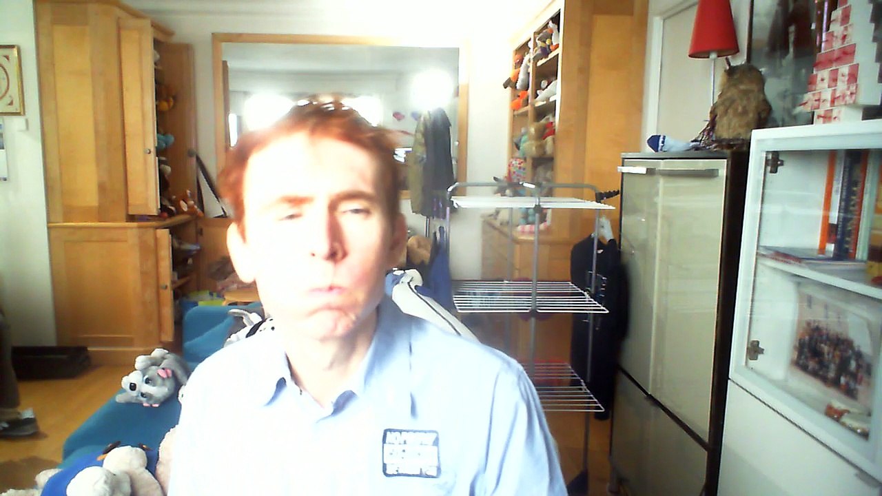 Wiwi égratigne "la carioca" d'Alain Chabat & Gérard Darmon