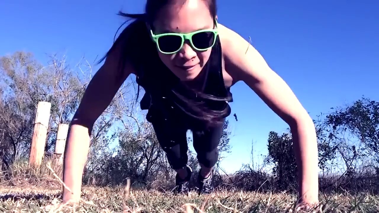 Elle se filme faisant des pompes pendant 100 jours... Championne !