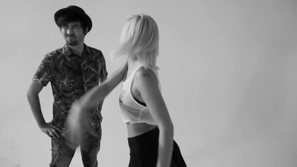 Des couples, amis et inconnus se donnent des baffes !