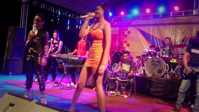 Dangdut koplo HOT Eka Fatmala Sexy Menantang