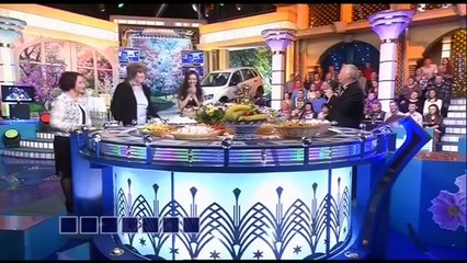 Прикольная девушка на Поле Чудес!