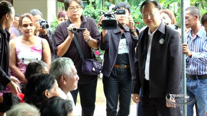 รมช.พาณิชย์ลงพื้นที่มอบของผู้ประสบภัยน้ำท่วมในจ.ตรัง