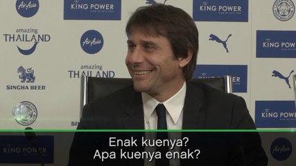 VIRAL: Sepakbola: Conte Menikmati Cake Di Sela Konferensi Pers