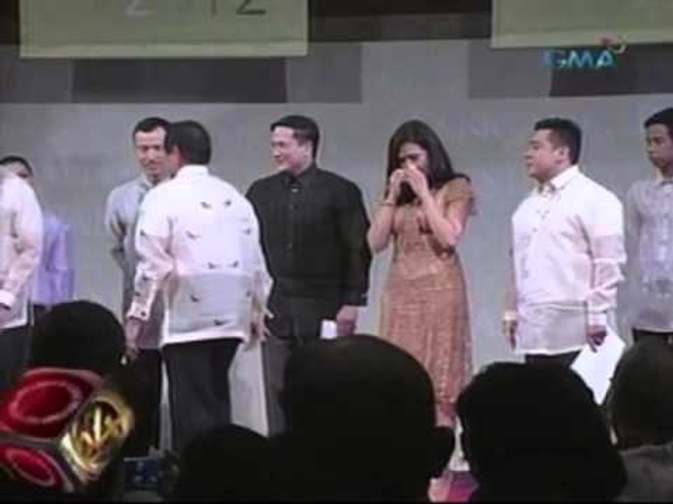 24 Oras: Zsa Zsa, emosyonal nang tanggapin ang Gawad CCP 2012 Para Sa Sining Award ni Dolphy