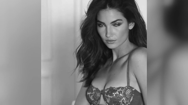 Yürek hoplatan iç çamaşırı reklamı