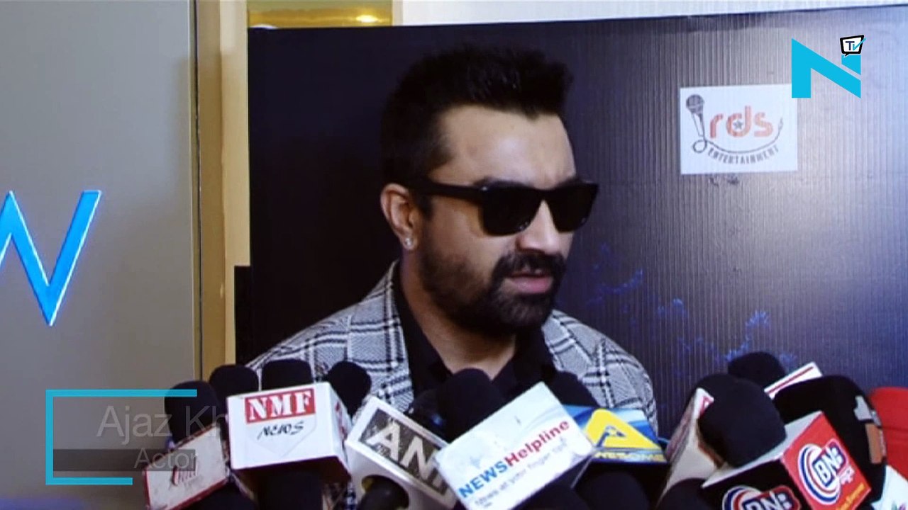 OMG! Ex-BB contestant Ajaz Khan to slap Swami Om on road