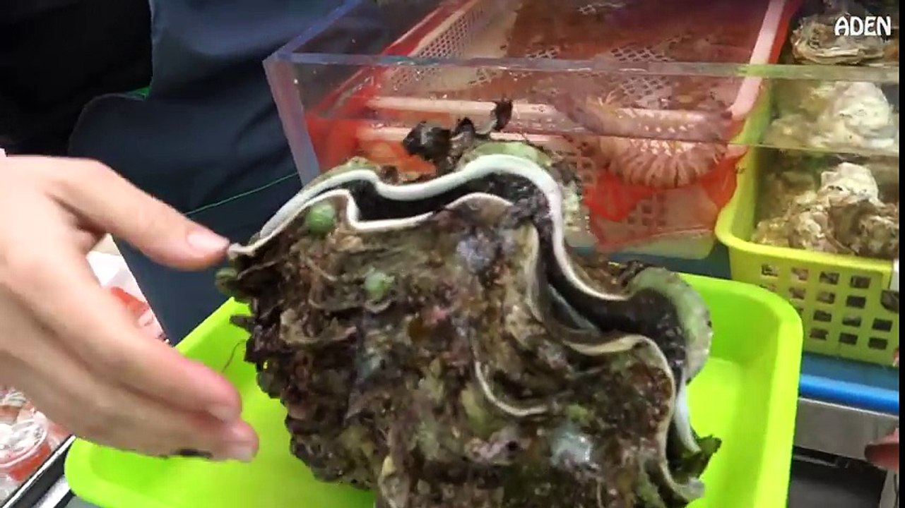 Street Food in Japan  Giant Clam