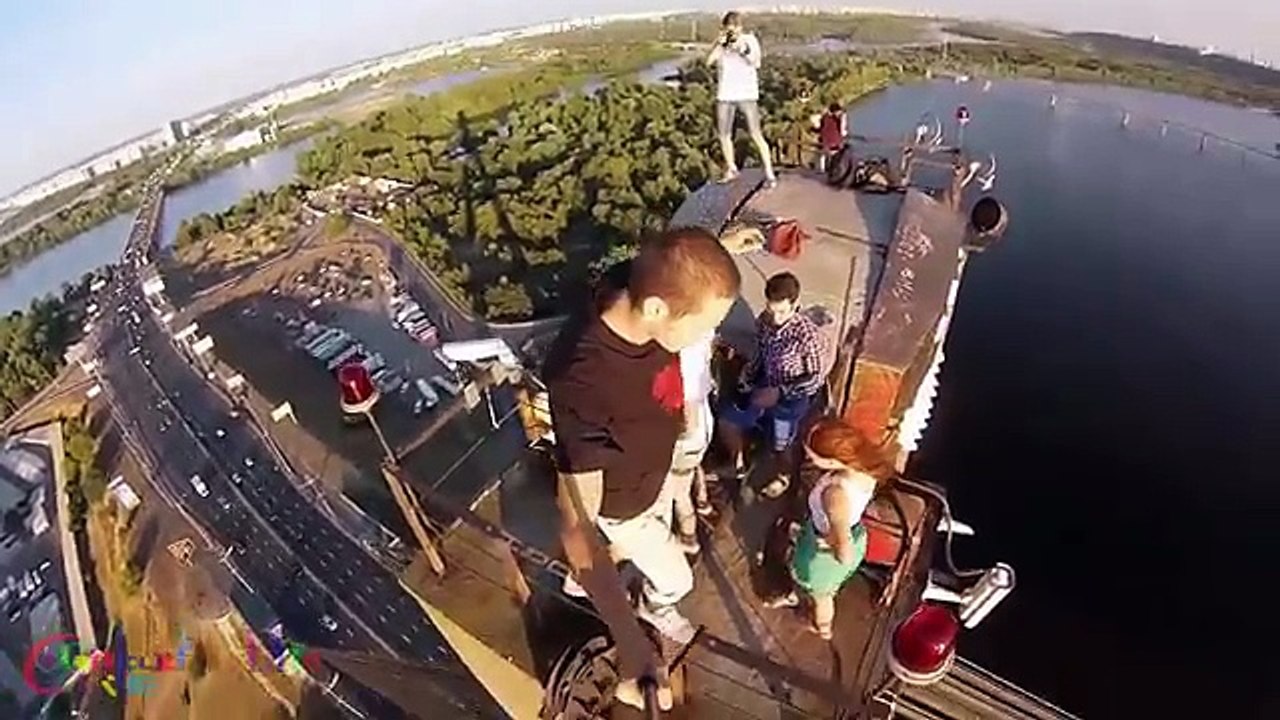 Scared Enough To Pee Your Pants . is video ko dekh kar aapki pant geeli ho jayegi