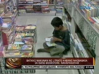 Batang nakunan ng litrato habang nagbabasa sa isang bookstore, nakapanayam
