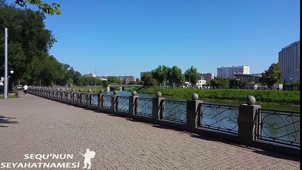Kharkiv Gezilecek Yerler - Kharkiv Nehri ve Strilka Meydanı Parkı