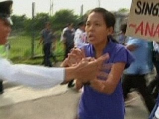 Mga militante at security guards, nagkagirian sa public consultation hingil sa water rate hike