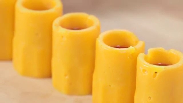 Un shot au fromage à déguster avec du bon vin