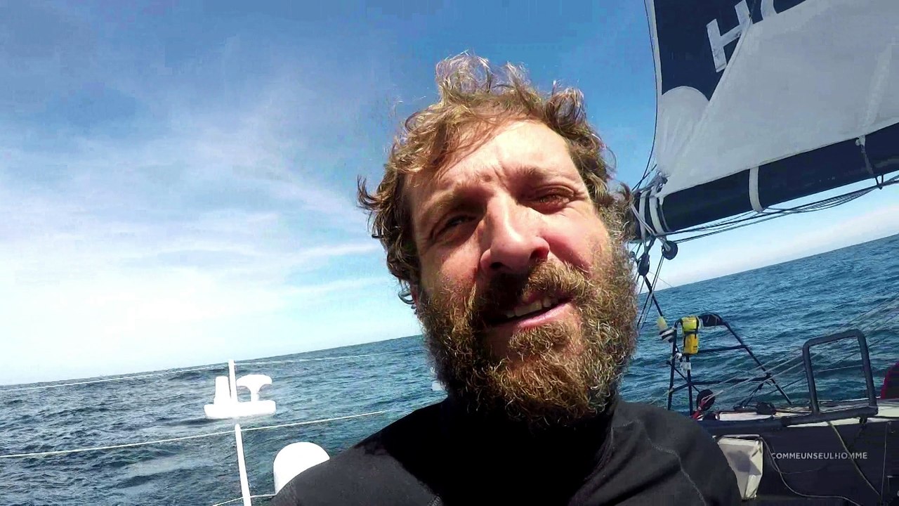 J70 : Ambiance rangement et séchage pour Eric Bellion / Vendée Globe