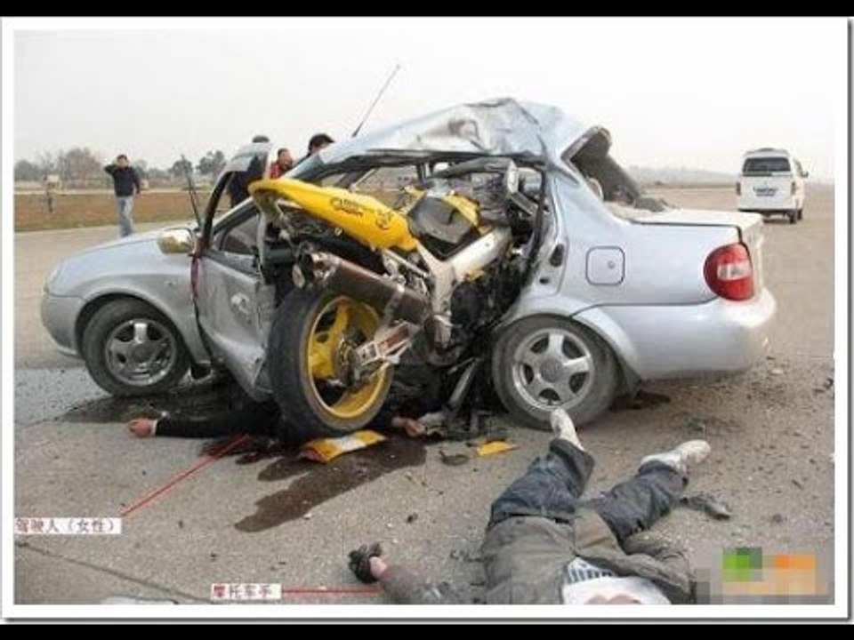 Accident de voiture mortel en direct - Caméra de surveillance [Sécurité] partie 24