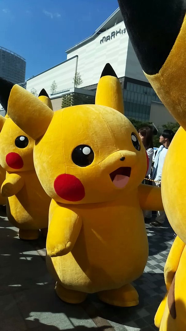 ⁣Pocket monster Pikachu Wolking Among Us.