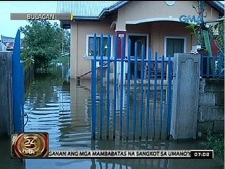 24 Oras: Ilang barangay sa Calumpit, Bulacan, binaha; posible pang tumaas dahil sa high tide bukas