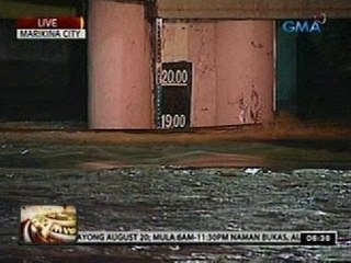 24 Oras: Mga residente sa tabi ng Marikina River, pwersahan nang inilikas