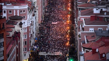 Decenas de miles de personas piden el acercamiento de presos de ETA en Bilbao
