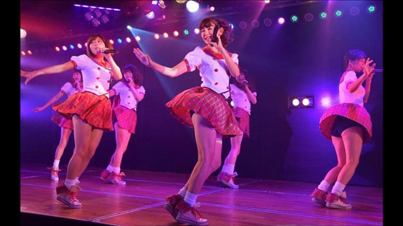 小嶋陽菜 2005年当時の衣装をまとう　I wear clothes at the time of Haruna Kojima 2005