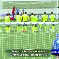 Video : David Luiz main bola dengan anak Difabel