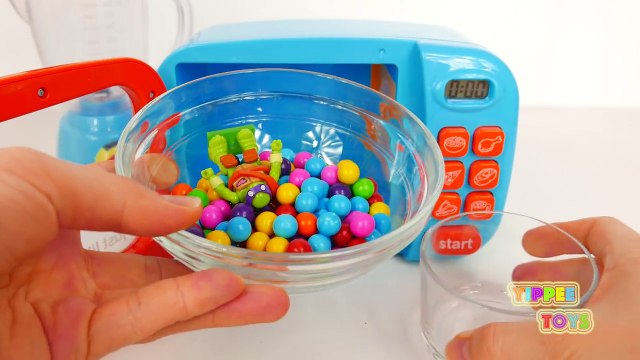 Cooking with Microwave and Blender Playset | Learn colors with Gumballs and Candy Surprise Toys