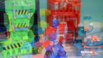 Descargar video: Rescue Station Transformers Rescue Bots NEW Optimus Prime by Playskool Toy Review