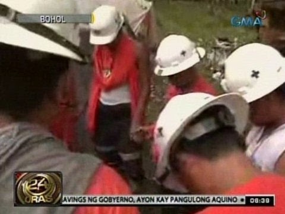 24 Oras: Mga musmos, namamalimos na ng tulong sa mga kalsada