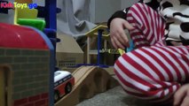 TOY CARS Kids Playing Hot Wheels Train Tracks iMagination! - learn numbers kids toys