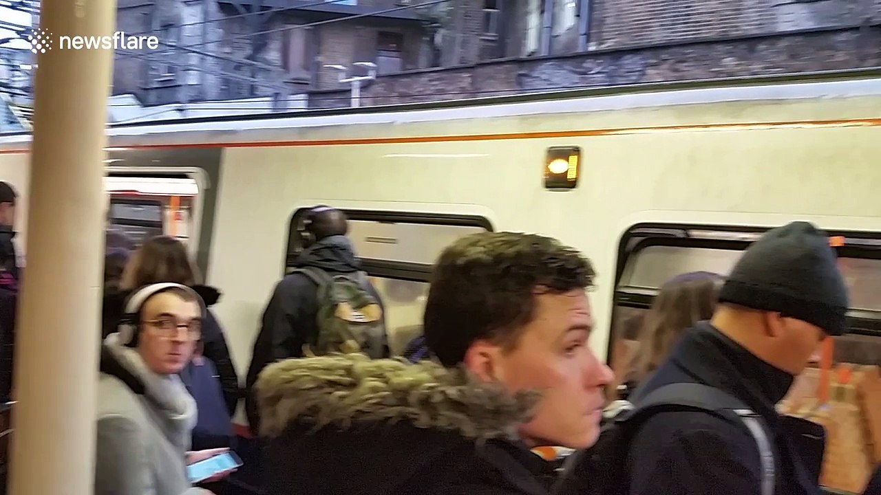 Insane crowds at Hackney Downs Station due to defective train