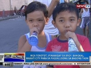 NTG: Mga torotot, ipinamigay sa Brgy. Bangkal, Makati City para sa pagsalubong sa Bagong Taon